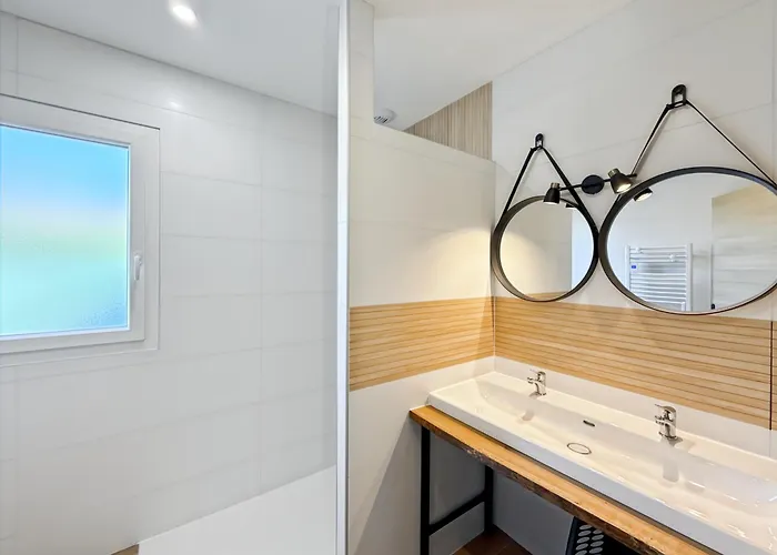 - Jardin, Billard & Petanque * Parigny (Manche)